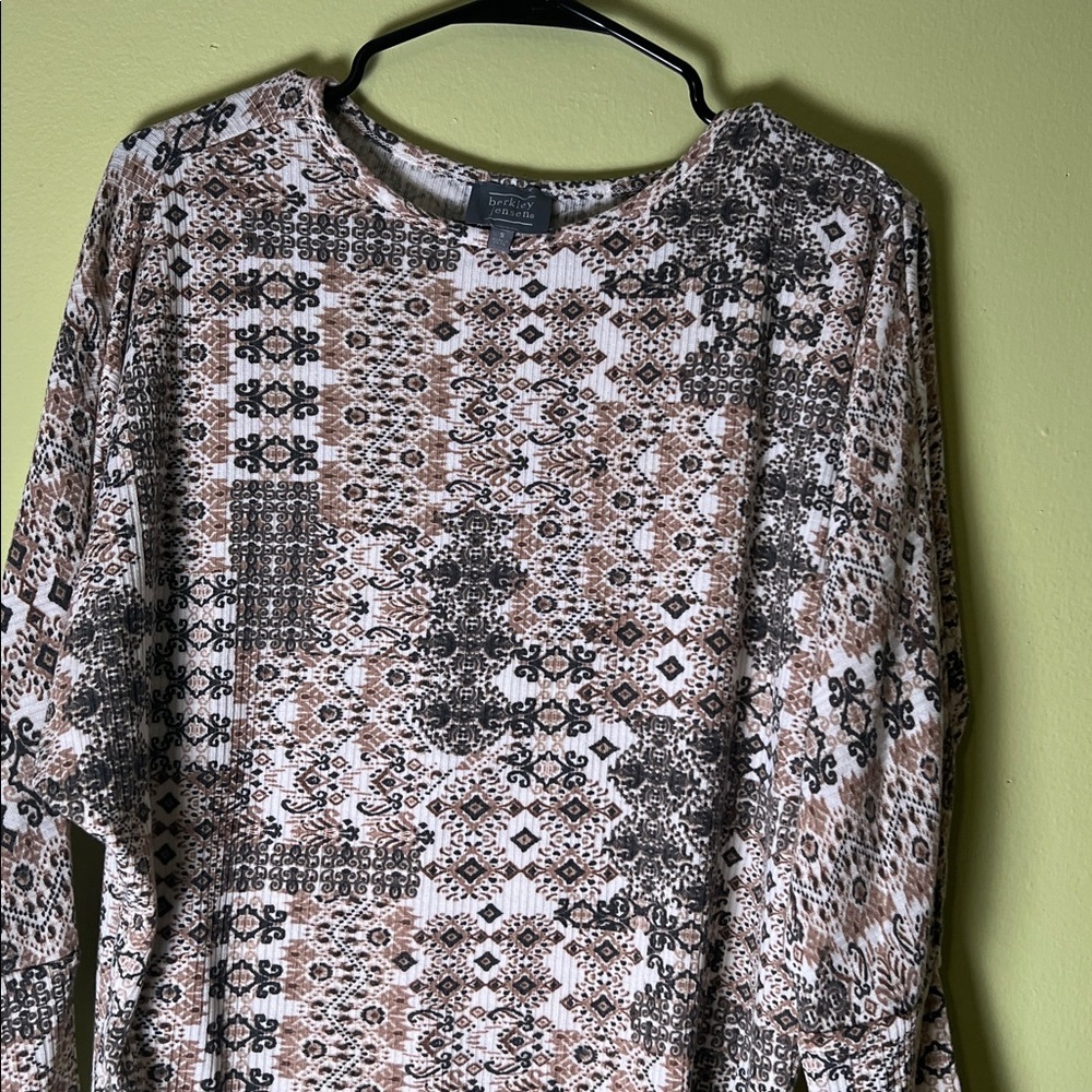 Berkley JensenPatterned Long Sleeve Women's Top - Picture 2 of 6